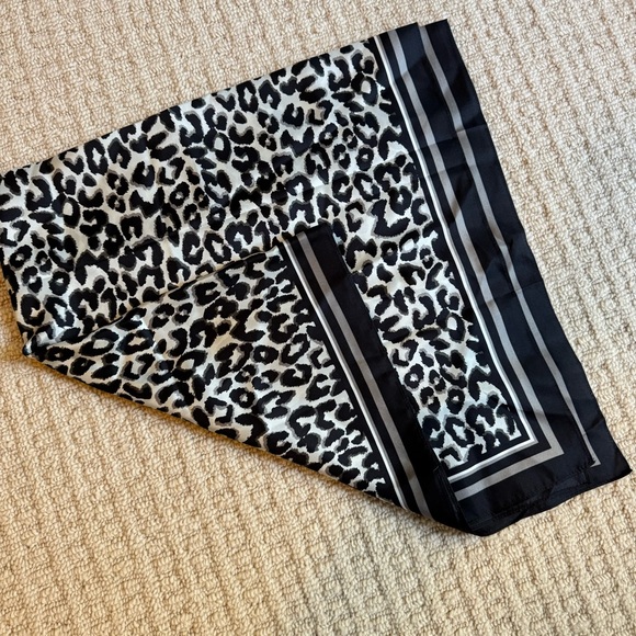 Leopard Print Scarf - Picture 4 of 4